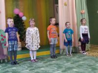 Интересный сценарий осеннего развлечения  для детейстаршей и подготовительной групп детского сада
