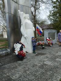 Сценарий  патриотической акции у мемориала Неизвестному солдату  посвящённой 9 мая«Тебе, солдат!»2019 год.